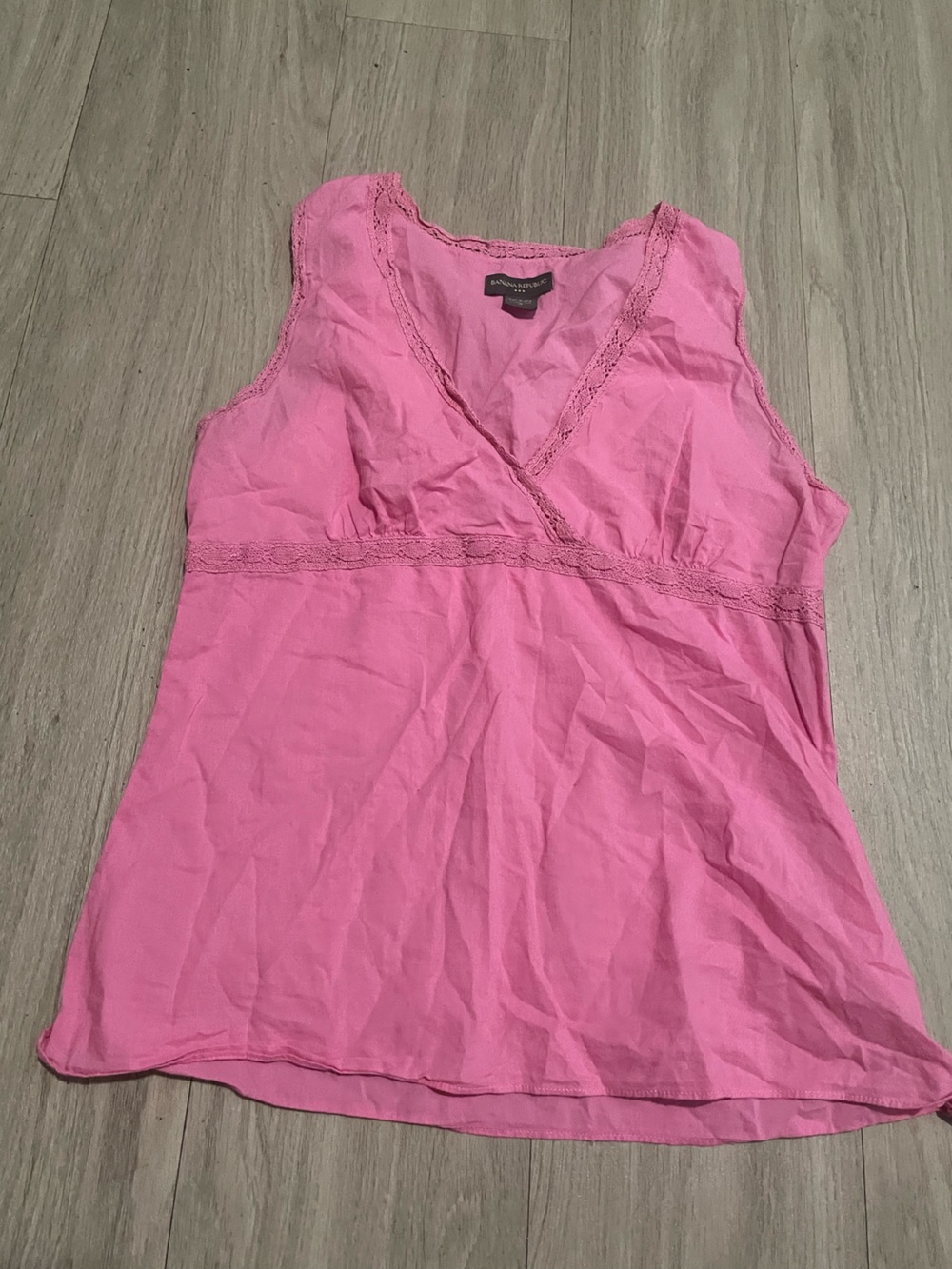 Banana Republic Pink Lace-Trim Sleeveless V-Neck Camisole
